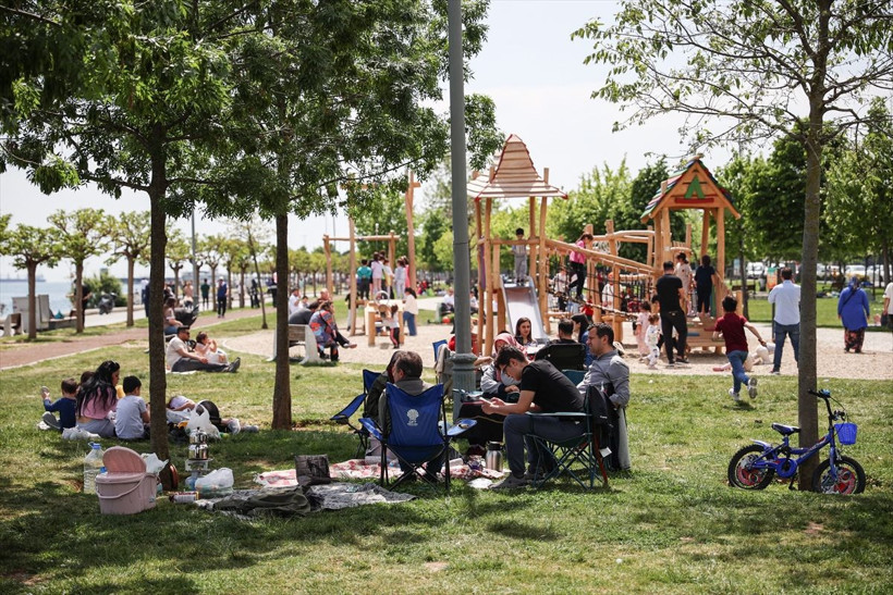 İstanbullular oy verdikten sonra kendini parklara attı - Resim: 4