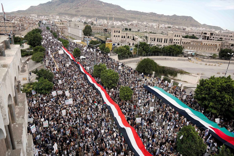 Yemen'de İsrail'in Gazze Şeridi'ne saldırısı protesto edildi - Resim: 2