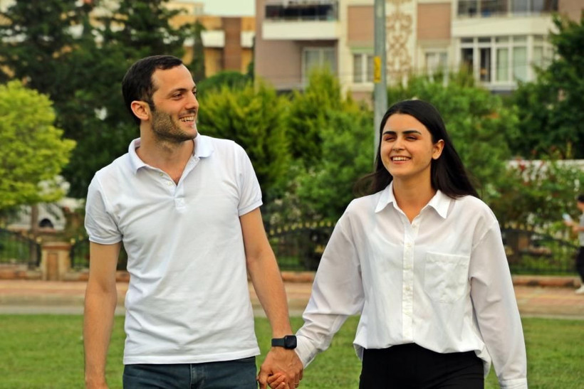 Damadın en mutlu gününe tabutla geldiler! Takı niyetine temizlik malzemeleri taktılar: Salondakiler neye uğradığını şaşırdı! - Resim: 1