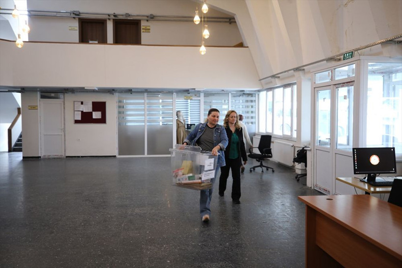 Cumhurbaşkanı Seçimi'nin ikinci turu başladı ilk oylar sandıkta! Uzun kuyruklar oluştu - Resim: 3