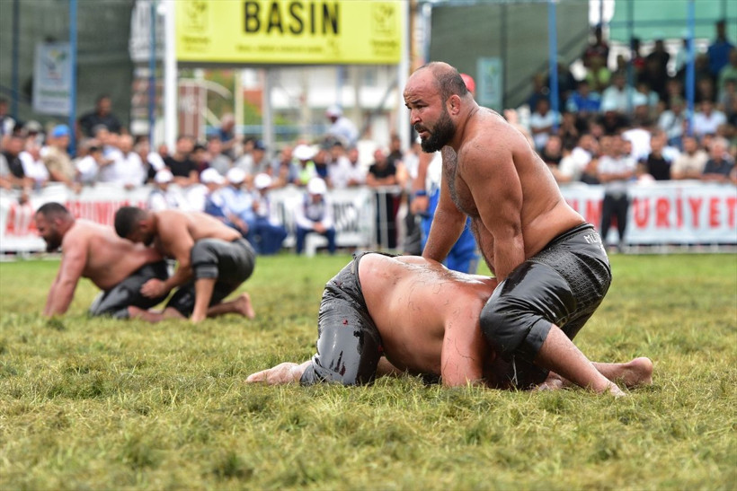 CW Enerji Türkiye Yağlı Güreş Ligi'nde çeyrek final heyecanı - Resim: 1