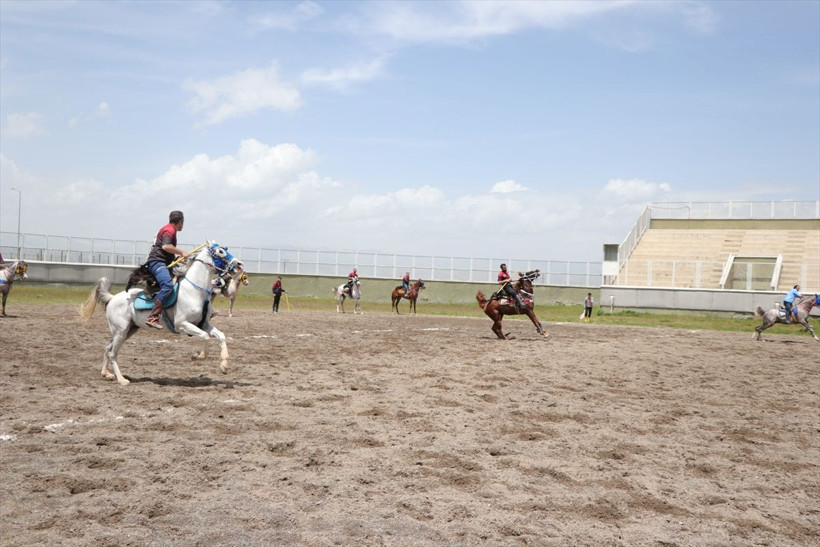 Erzurum'da ata sporu cirit heyecanı yaşandı! - Resim: 1