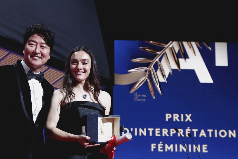 Merve Dizdar Cannes Film Festivali'ne 'En İyi Kadın Oyuncu' ödülü aldı! Merve Dizdar'ın konuşması olay oldu - Resim: 4