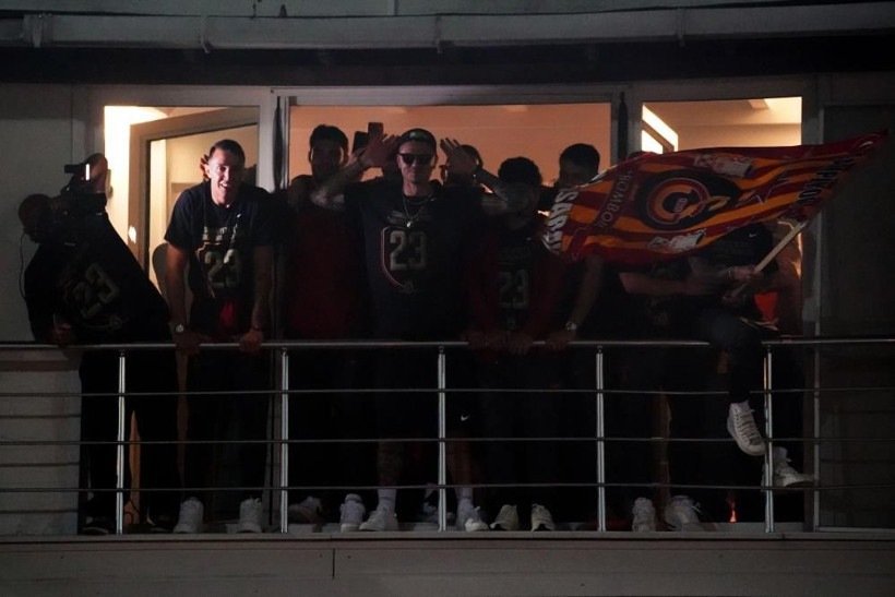Galatasaray şampiyonluğu Florya’da taraftarıyla kutladı - Resim: 2