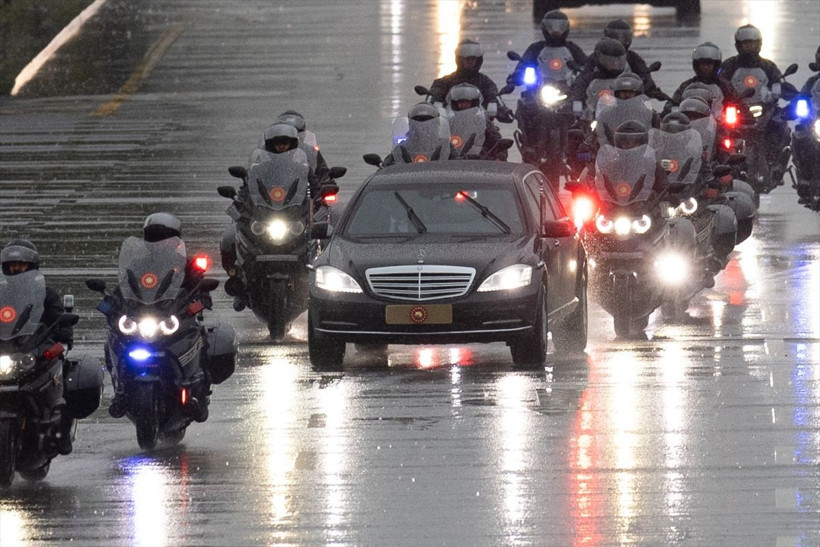 Cumhurbaşkanı Erdoğan'a yemin töreni öncesi sevgi seli! Arabasını güle boğdular... - Resim: 3