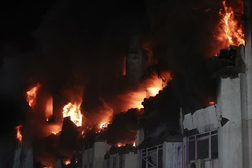 İkitelli Organize Sanayi'de büyük yangın! Saatlerce alev alev yandı: 31 saat sonra kontrol altına alındı! - Resim: 1