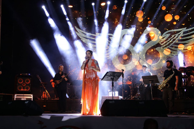 Melek Mosso ‘helalleşmek istiyorum’ diyerek özür diledi! AK Partili Başkan'a tepki yağıyor - Resim: 1