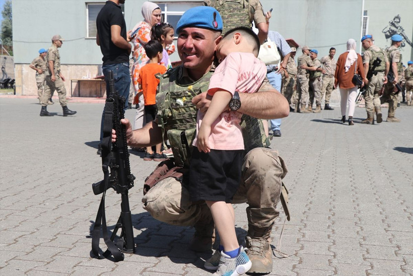 Elazığ'da komandolar dualarla Suriye'ye uğurlandı - Resim: 2