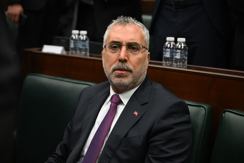 Çalışma Bakanı'ndan memur maaş zammı açıklaması! İşte masadaki zamlı maaş rakamları... - Resim: 1