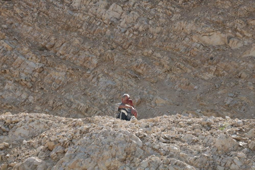 5.5'lik depreme dağ çayı toplarken yakalandı! Kayalıklardan 20 metre aşağıya düştü... - Resim: 2