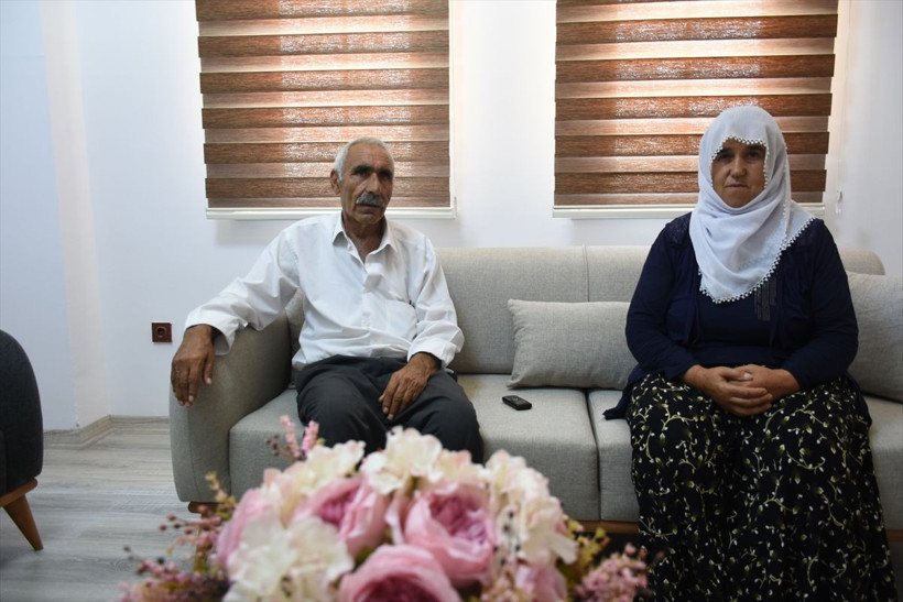 Malatya'da depremzedeler köy evlerine girmeye başladı: Ağladım, kendimi tutamadım - Resim: 1