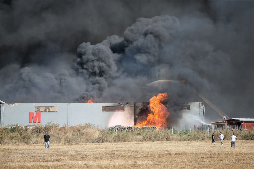 Bursa'da büyük fabrika yangını! 4 fabrika alev topuna döndü! - Resim: 2