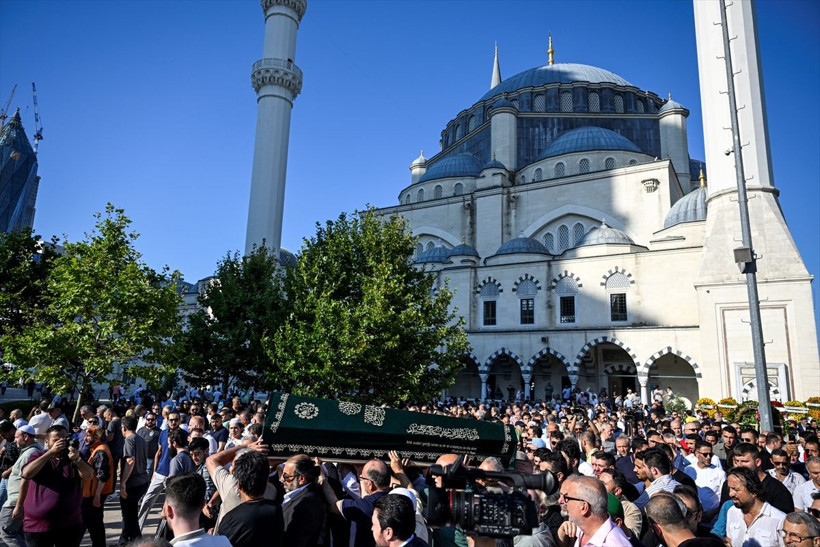 Gazeteci Süleyman Özışık son yolculuğuna uğurlandı! Sevenleri yalnız bırakmadı - Resim: 3