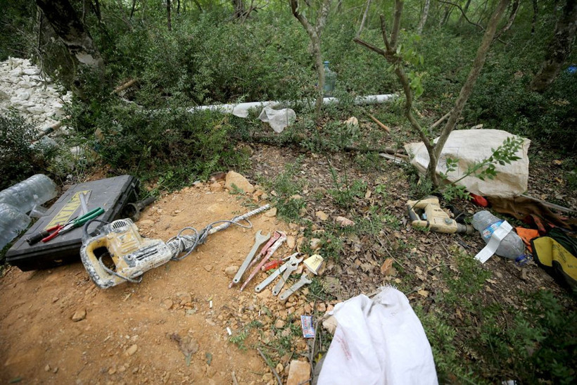 Çaktırmamak için sabah kamp yapmışlar! Altın ararken girdiği çukur sonu oldu - Resim: 3