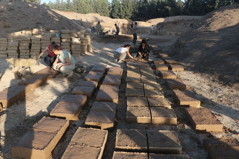 Hatay'da duvar kalıntılarının altından çıktı, ne olduğu çözüldü: Meğer 3 bin 800 yıl önce... - Resim: 2