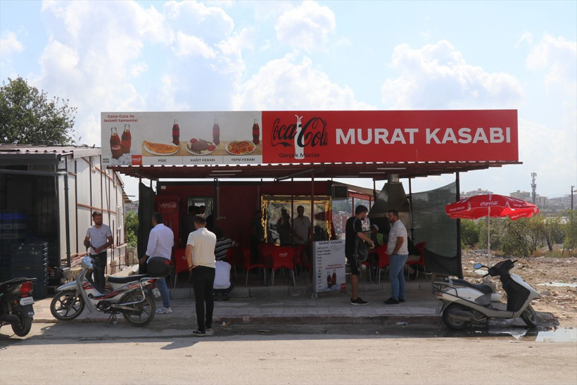 Coca-Cola'dan depremzede esnafa iş yeri desteği! - Resim: 1