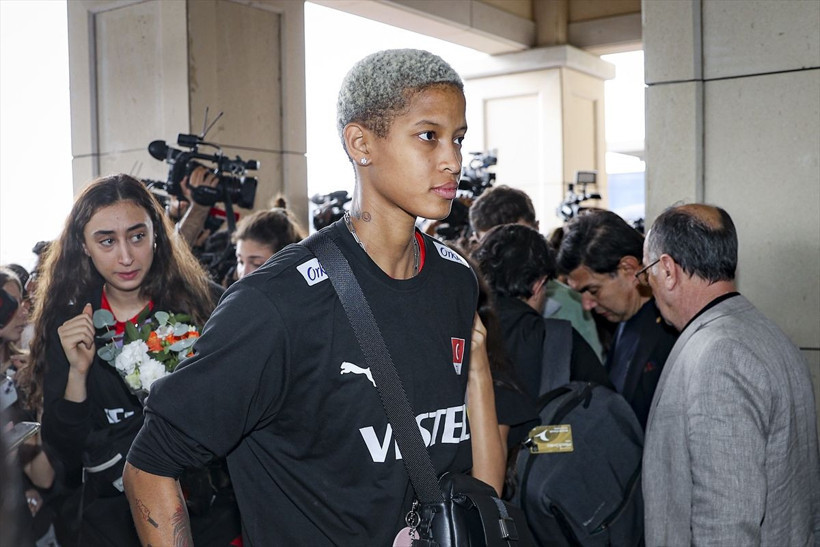 Avrupa Şampiyonu A Milli Kadın Voleybol Takımı yurda döndü - Resim: 1