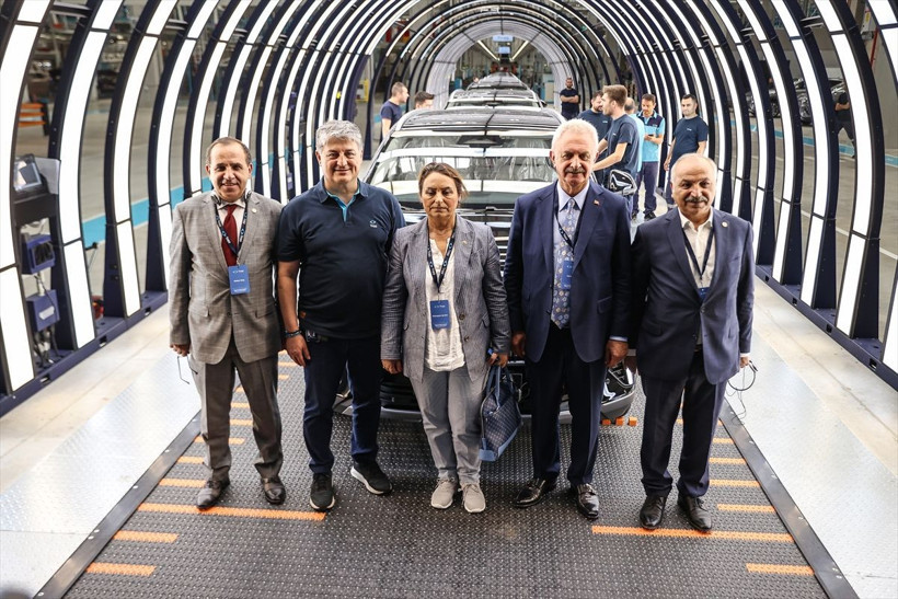 CHP'li vekiller Togg fabrikasını gezdi, test sürüşüne katıldı: Gururla izliyoruz, inşallah daha da büyür - Resim: 4