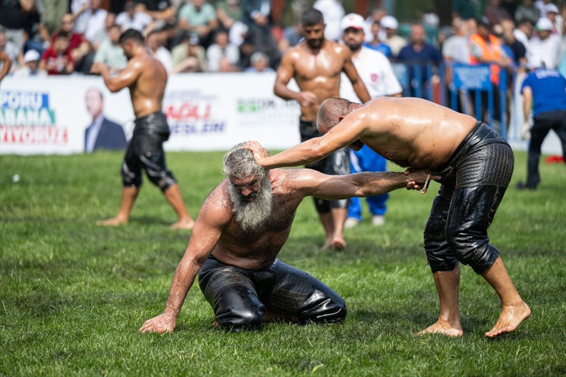 18. Geleneksel Bahçelievler Kocasinan Yağlı Güreşleri başladı - Resim: 1