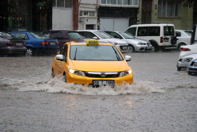 Çok fena geliyor yaz bitti kışa erken giriyoruz! İstanbul için ürküten açıklama: Ben bile korktum afet yaşamayız umarım - Resim: 4