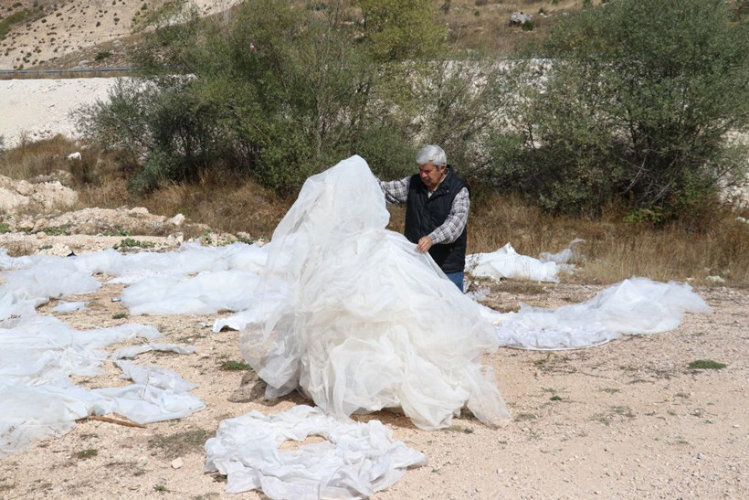 Araziye çok sayıda atmışlar! Gören gözlerine inanamadı kimisi de parçalanmış - Resim: 1