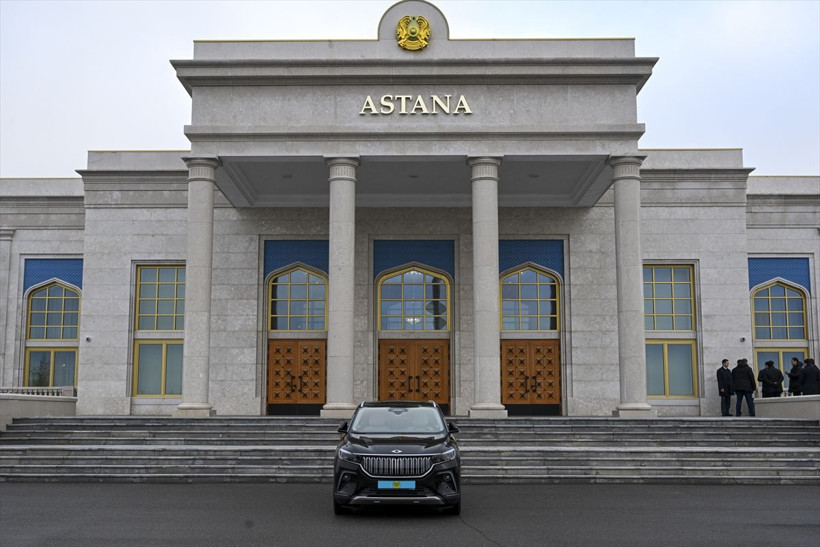 Cumhurbaşkanı Erdoğan, Kazakistan Cumhurbaşkanı'na Togg hediye etti - Resim: 1