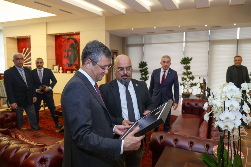 CHP lideri Özgür Özel TFMD Yönetim Kurulu'nun fotoğraflarını çekti - Resim: 2