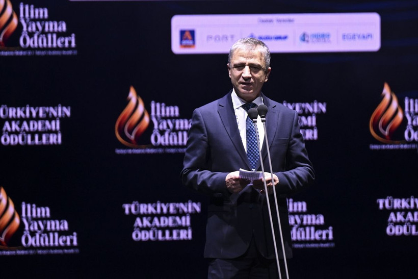 Bilal Erdoğan'dan Cumhurbaşkanı Erdoğan'a hediye! İlim Yayma Ödülleri sahiplerini buldu - Resim: 4