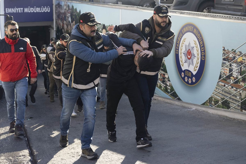 İstanbul ve Kocaeli'nde iş yerlerinin kurşunlanması! Ece Ronay ve 5 şüpheli adliyeye sevk edildi - Resim: 2