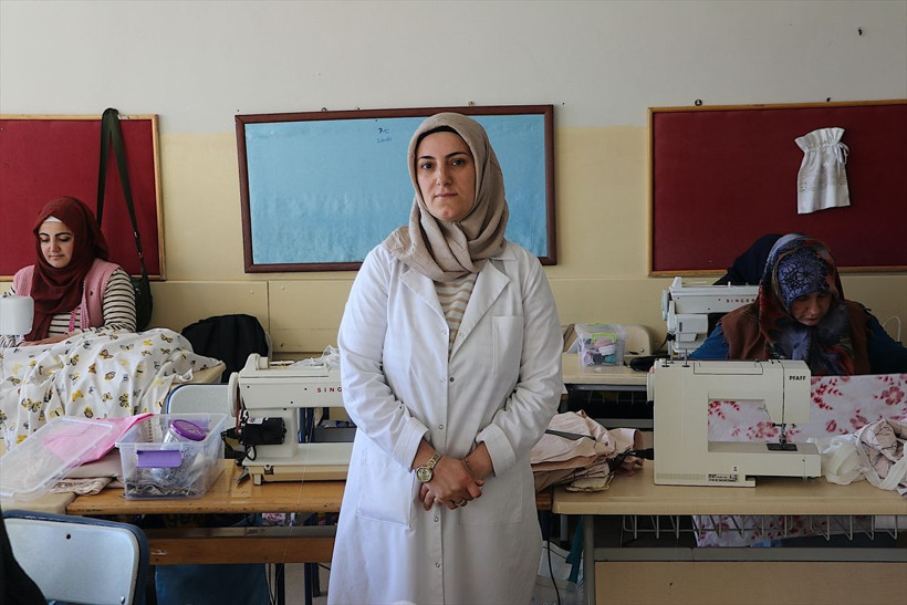 Mikrokredi ile kendi işini kurdu, şimdi kadınlara meslek öğretiyor! - Resim: 1