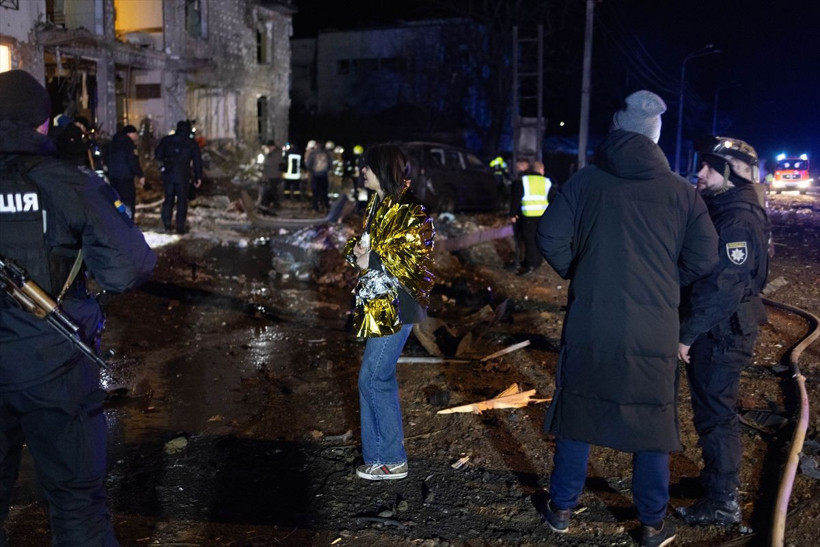 Rusya, Ukrayna'da gazetecilerin kaldığı oteli vurdu! Anadolu Ajansı ekibi de oteldeydi - Resim: 1