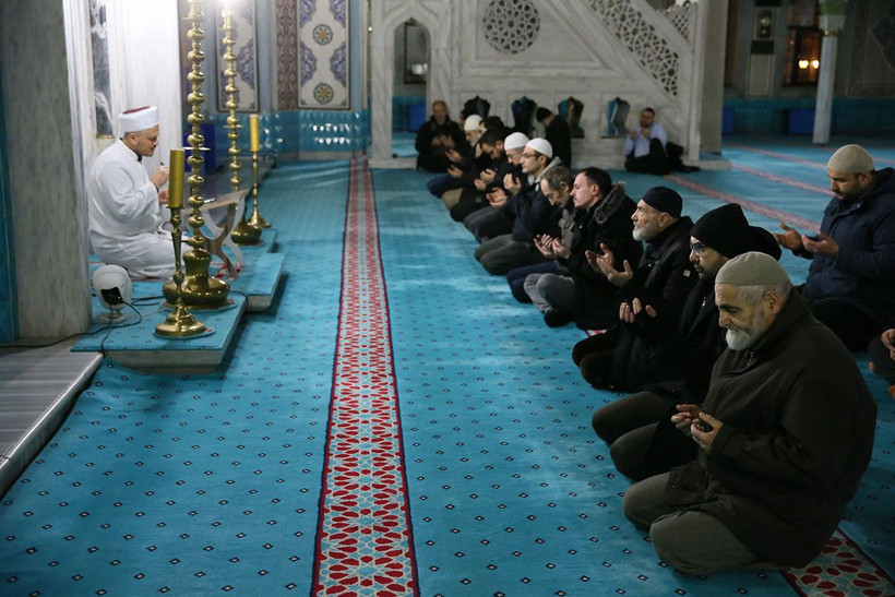 Türkiye şehitleri için da etti! Sabah namazı sonrası tüm camilerde eller havaya açıldı - Resim: 2