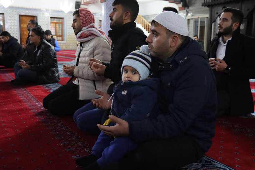 Türkiye şehitleri için da etti! Sabah namazı sonrası tüm camilerde eller havaya açıldı - Resim: 4