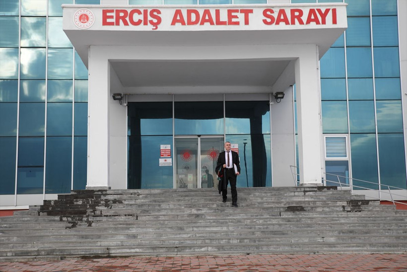 On yıl şoför olarak çalıştığı adliyede üç yıldır avukatlık yapıyor - Resim: 1