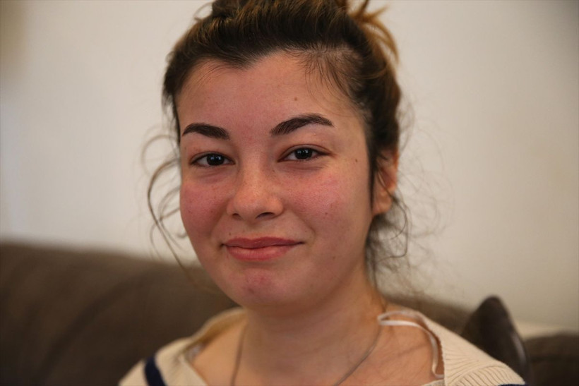 Enkazdan 8 gün sonra çıkarılmıştı annesi yanında öldü yaşadıklarını ilk kez anlattı - Resim: 1