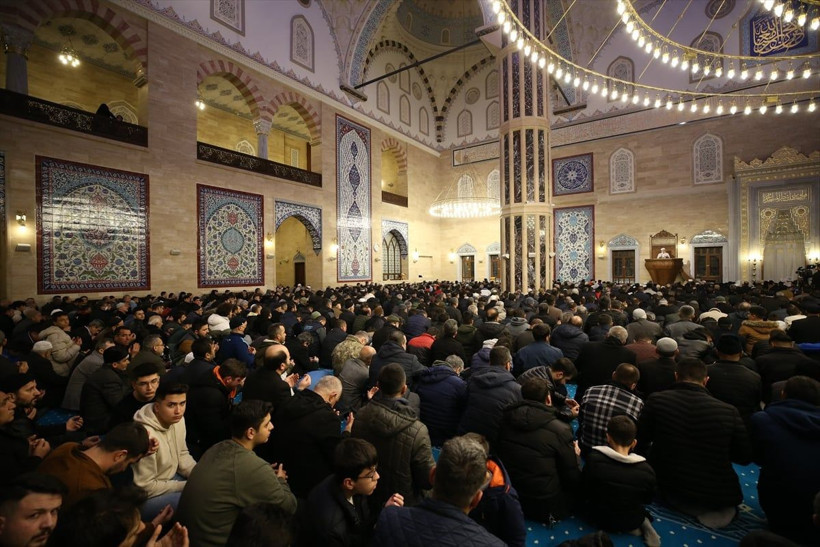 Miraç Kandili yurt genelinde dualarla idrak edildi - Resim: 2