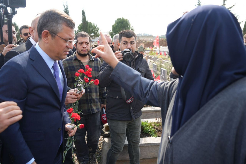 Özgür Özel'e Gaziantep'te deprem şehitliğinde tepki - Resim: 2