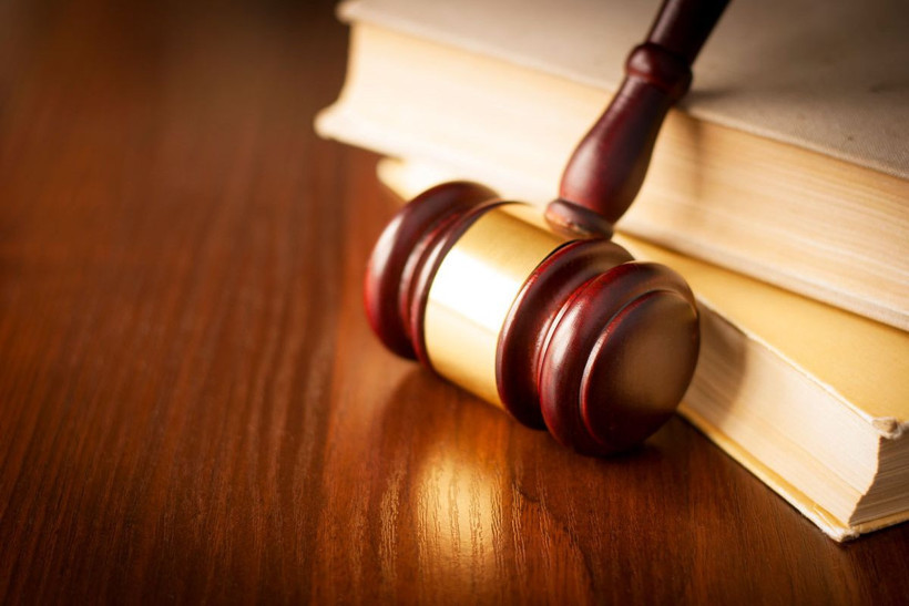 Müstehcen fotoğraflarını apartmanda asılı halde gördü! Flört uygulaması kullanan ünlü kadın emlakçı şok yaşadı - Resim: 4