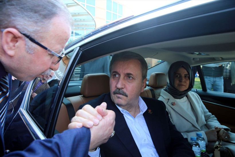 Trafik kazası geçiren BBP Genel Başkanı Mustafa Destici hastaneden taburcu edildi - Resim: 1