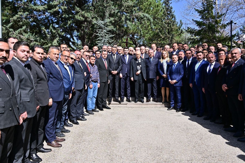 MHP Genel Başkanı Devlet Bahçeli, Alparslan Türkeş'in kabrini ziyaret etti - Resim: 1