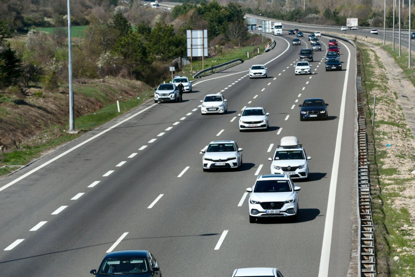 9 günlük bayram tatili başladı! Yola çıkacaklar dikkat, işte yollardaki son durum - Resim: 1