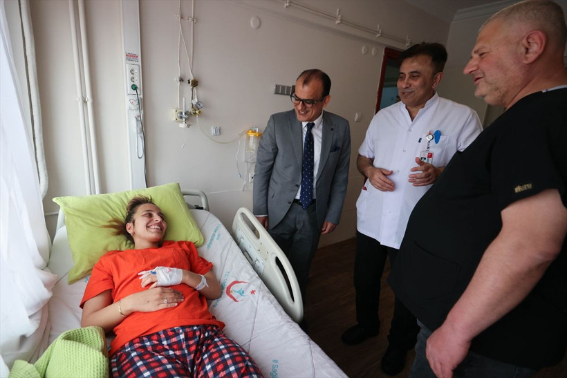 Kazada omurgası kırılan genç kız, ameliyatla yürümeye başladı - Resim: 2