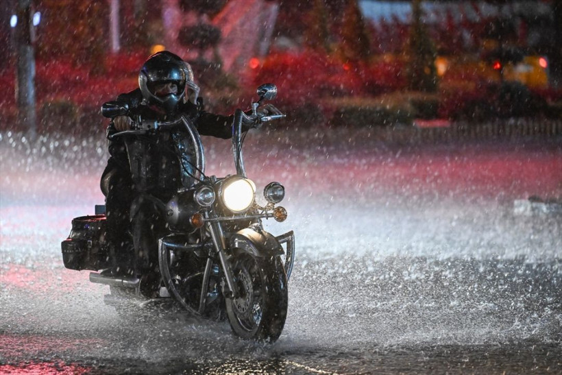 Ankara'da sağanak yağış hayatı felç etti! - Resim: 3