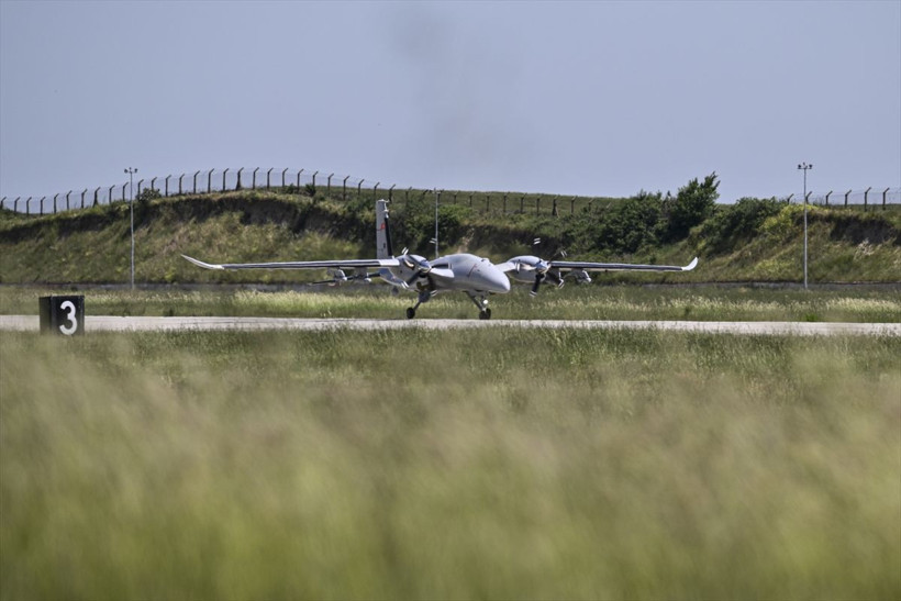 Bayraktar AKINCI'dan deniz hedeflerine tam isabet - Resim: 3