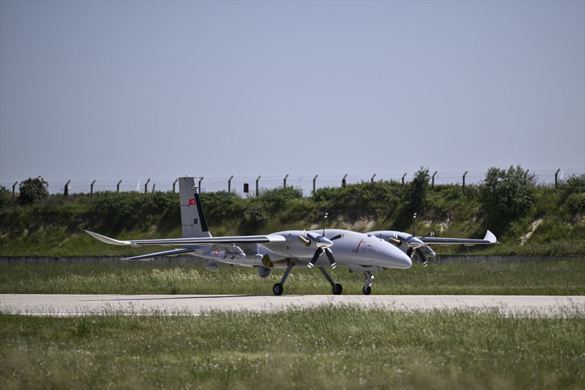 Bayraktar AKINCI'dan deniz hedeflerine tam isabet - Resim: 4