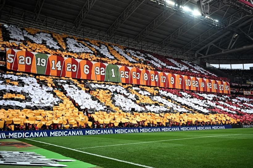 Galatasaray taraftarından derbi öncesi koreografi! Mert Hakan Yandaş detayı... - Resim: 3