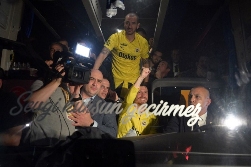 Fenerbahçeli taraftarlardan takımlarına coşkulu karşılama - Resim: 4