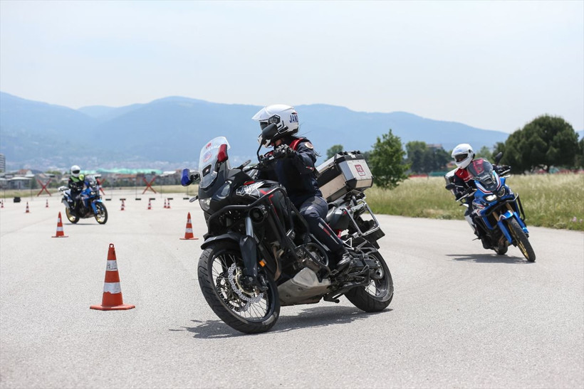 Jandarmanın tek kadın motosiklet sürücü eğitmeni Gül üstçavuş - Resim: 1