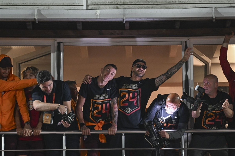 Galatasaray, şampiyonluğu taraftarıyla Florya'da kutladı - Resim: 3