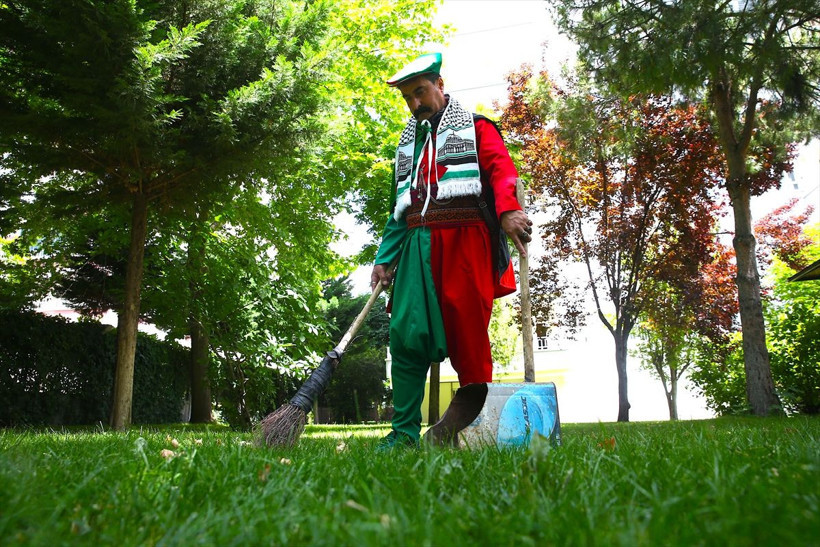 Binada 'kapıcılar kralı', sahada 'şalvarlı Mourinho' olarak tanınıyor - Resim: 2